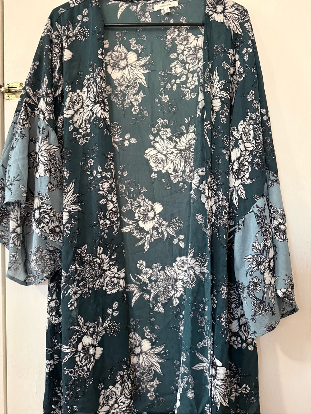 Maurices Teal and White Floral Sheer Kimono Robe